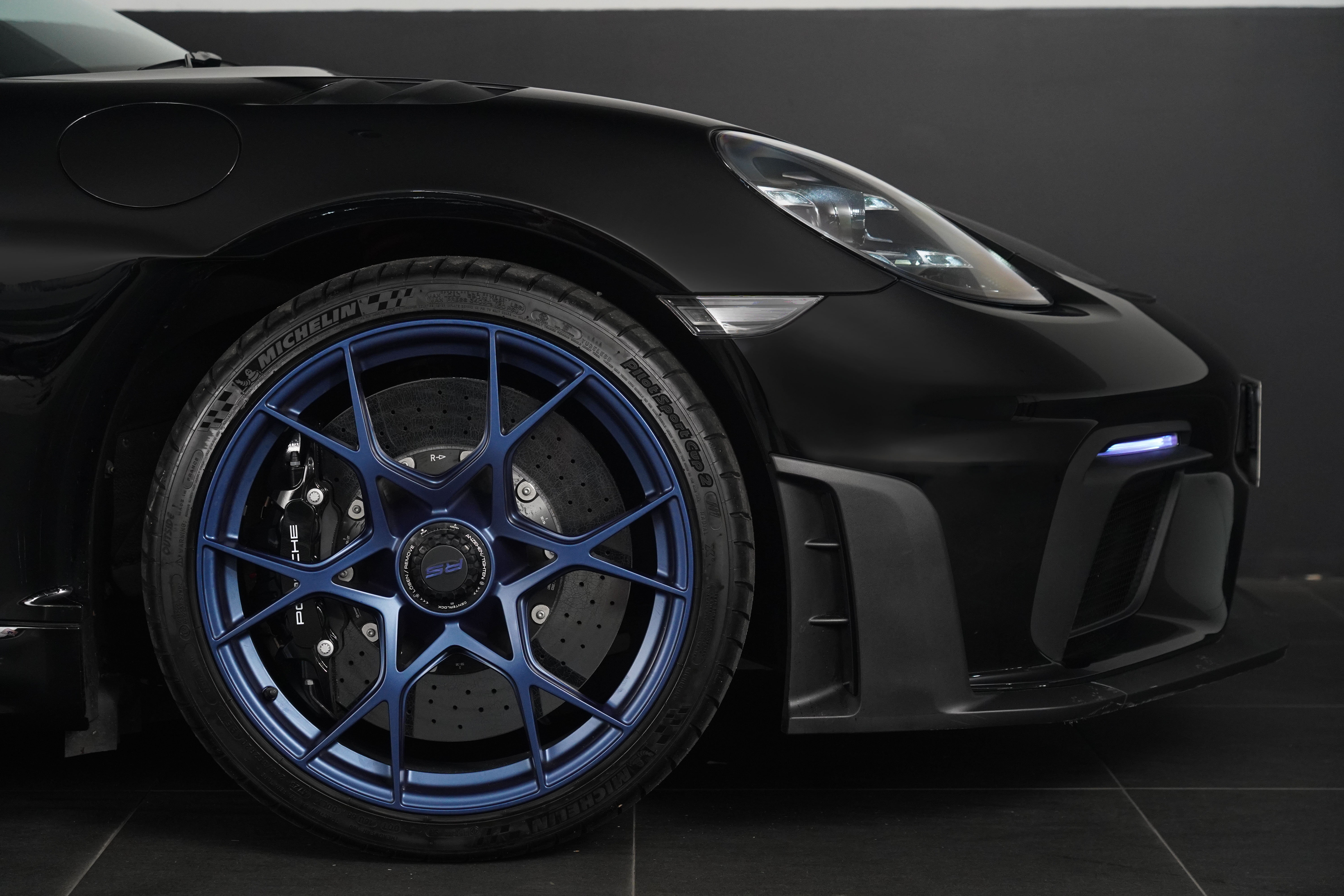 2023 Porsche 718 Cayman GT4 RS Coupe Image 25
