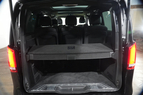 2022 Mercedes-Benz V-Class V300 d Avantgarde People Mover image 25