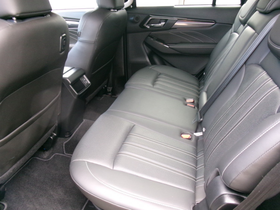 2023 MY24 Isuzu MU-X RJ LS-T SUV Image 15