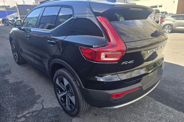 2026 MY27 Volvo XC40 XZ Ultra B4 Bright SUV Image 5