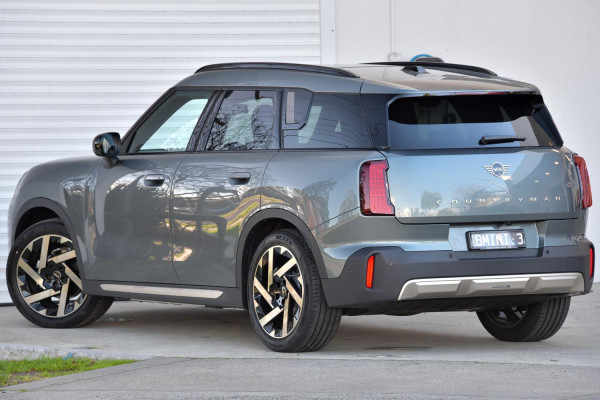 2026 MINI Countryman U25 E Favoured SUV image 2