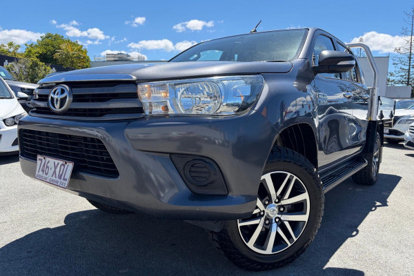 2017 Toyota HiLux  SR Double Cab Pick Up Image 2