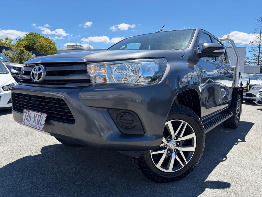 2017 Toyota HiLux  SR Double Cab Pick Up Image 2