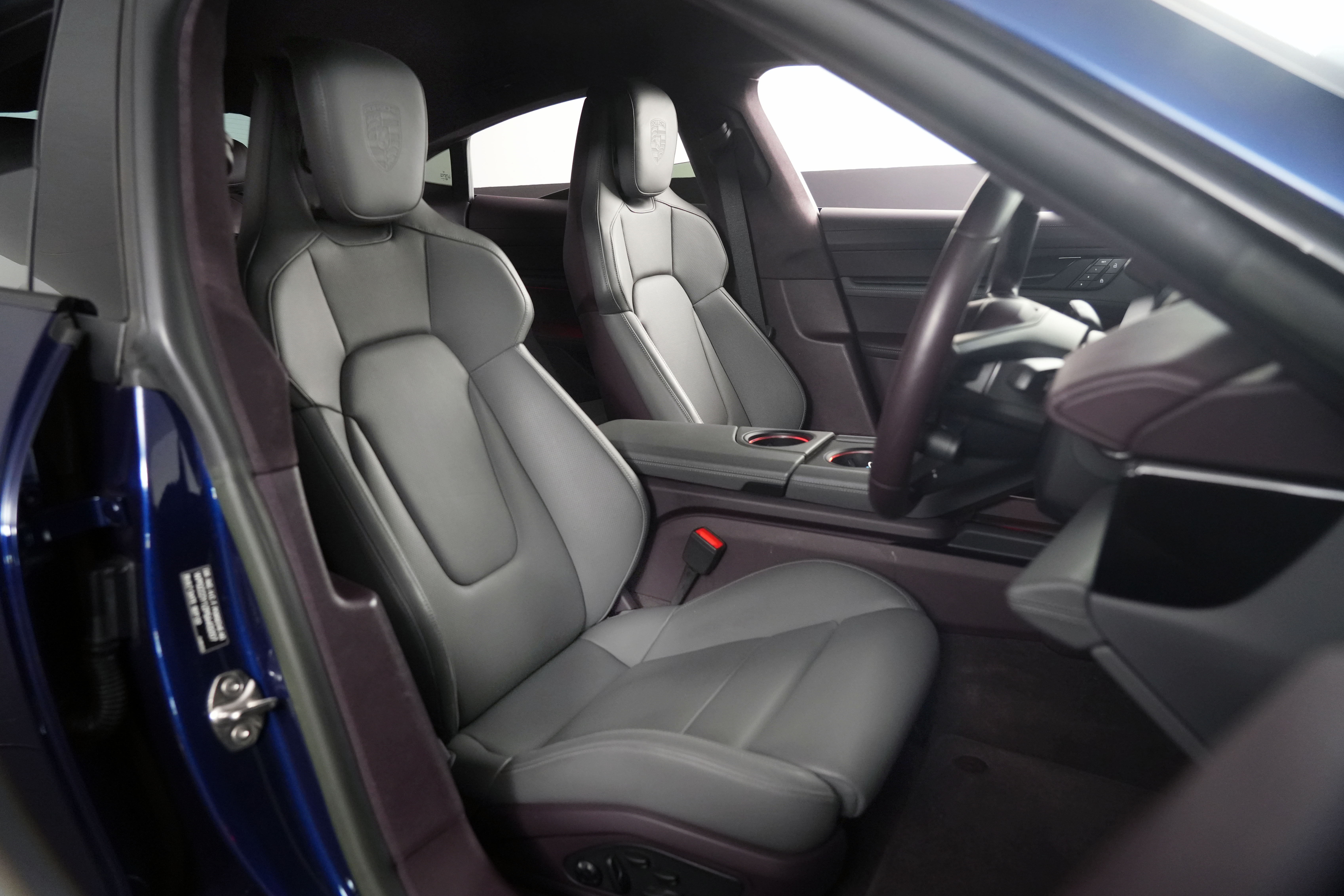 2023 Porsche Taycan GTS Coupe Image 40