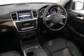 2013 Mercedes-Benz M-class W166 ML350 BlueTEC Wagon Image 5