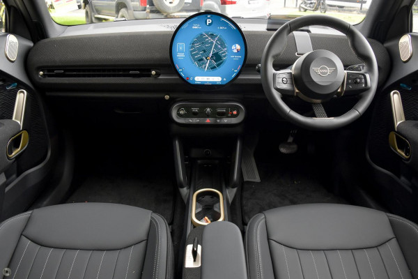 2026 MINI Aceman J05 SE Favoured Hatch image 4
