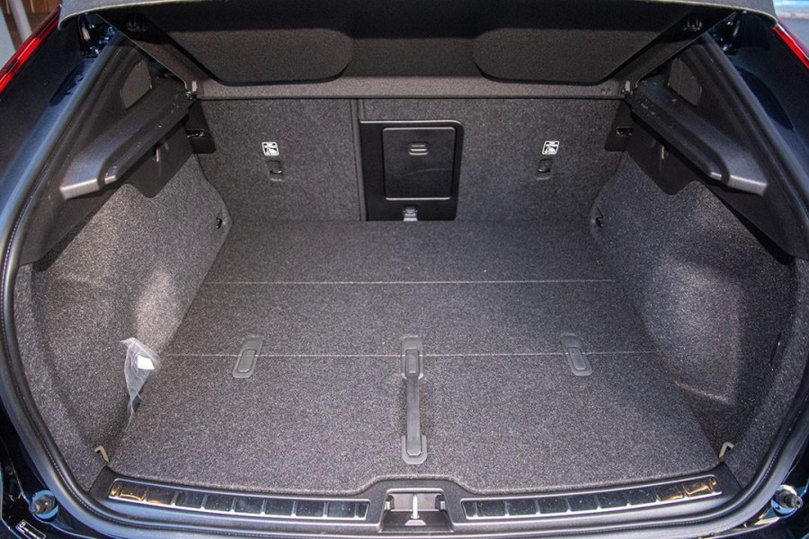 2023 MY24 Volvo C40  Recharge SUV Image 10