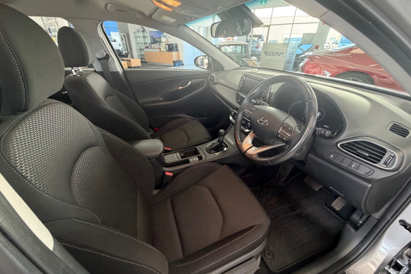 2023 Hyundai i30 PD.V4  Hatch Image 8