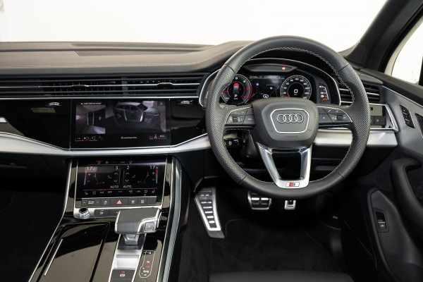 2025 Audi Q7 4M 50 TDI S line SUV image 7