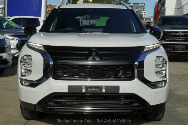 2026 Mitsubishi Outlander ZM Black Edition SUV Image 17