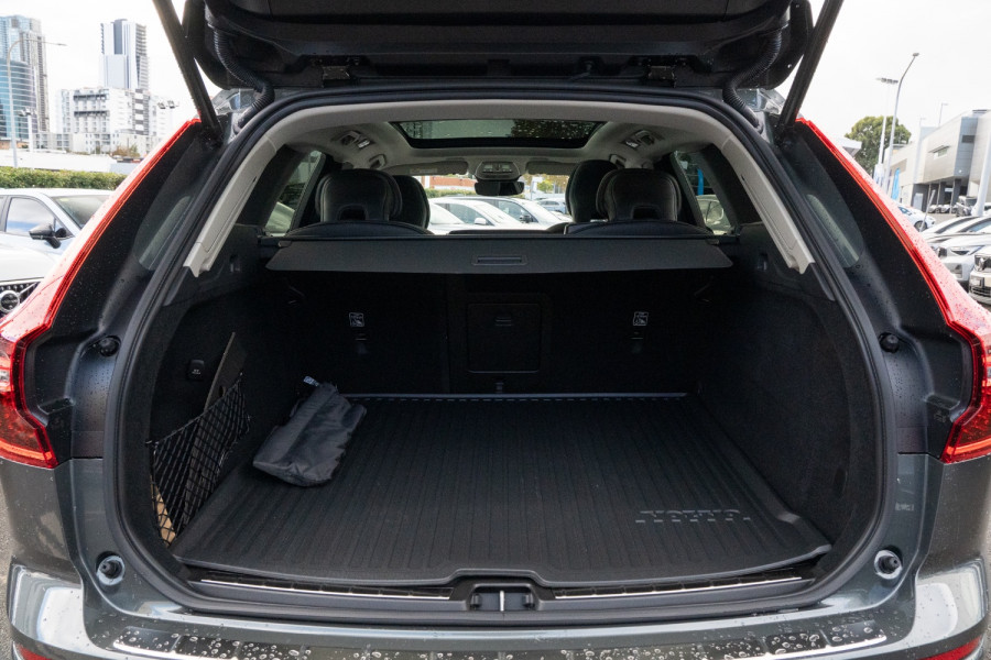 2026 Volvo XC60 UZ Ultra B5 Dark SUV Image 29