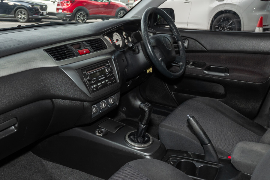 2005 MY6 Mitsubishi Lancer Sedan Image 8
