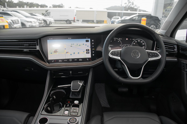 2025 Volkswagen Touareg RC 170TDI SUV image 7
