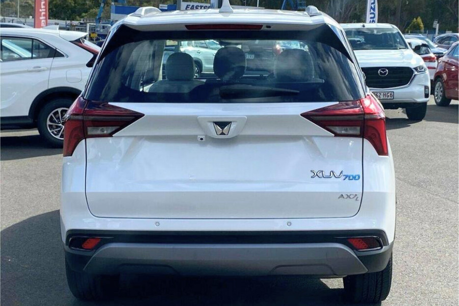 2023 Mahindra XUV700 AX7L Wagon Image 6