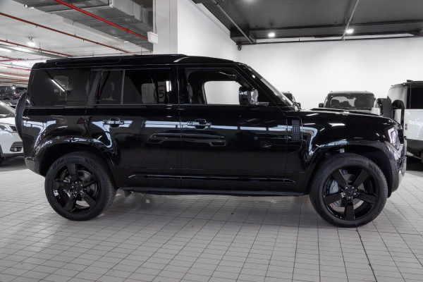 2026 Land Rover Defender L663 110 D350 X-Dynamic SE SUV image 3