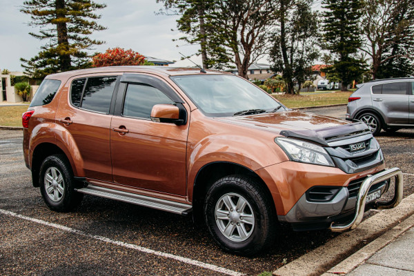 2016 Isuzu MU-X LS-M Wagon