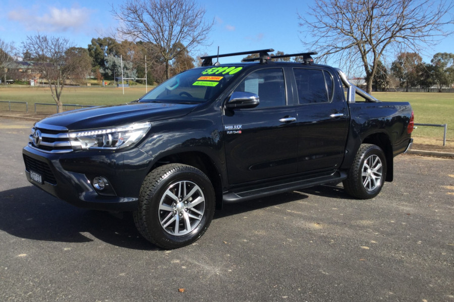 2017 Toyota HiLux  SR5 Cab chassis