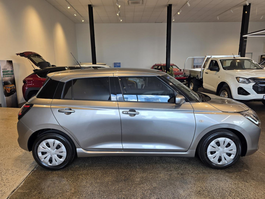 2026 Suzuki Swift UZ Hybrid Hatch Image 4