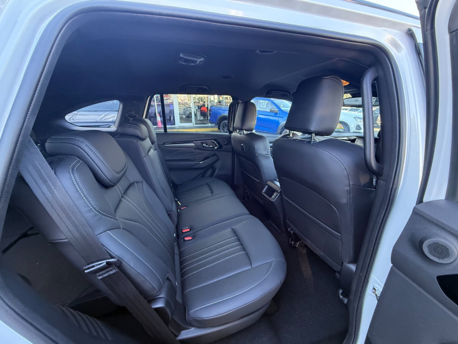 2025 MY25.5 Isuzu MU-X RJ LS-T SUV Image 11