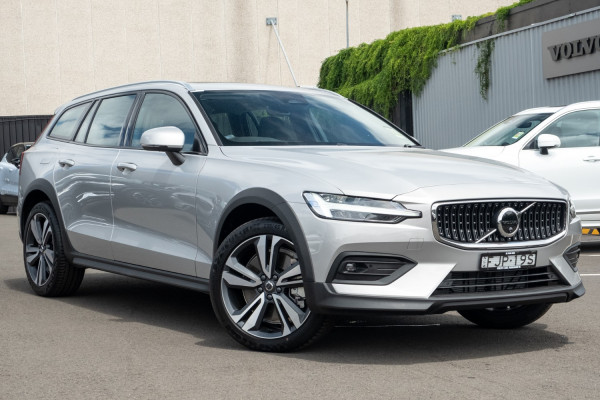 2025 Volvo V60 Cross Country Z Series Ultra B5 Bright Wagon
