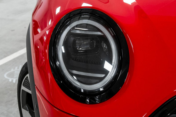 2025 MINI Cooper F65 C Classic Hatch image 19