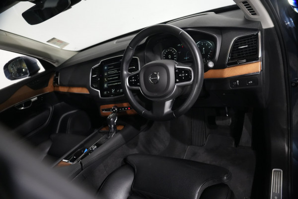2021 Volvo XC90 L Series T6 Momentum SUV Image 12