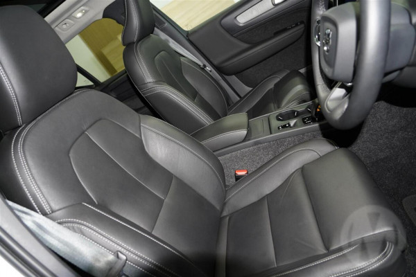 2025 MY26 Volvo XC40 XZ Plus B4 SUV Image 10