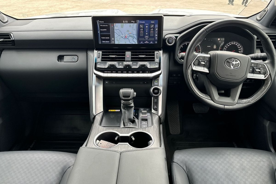 2023 Toyota LandCruiser FJA300R Sahara ZX SUV Image 6
