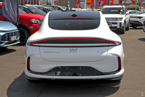 2026 MY25 MG IM5 P12L Premium Hatch Image 3