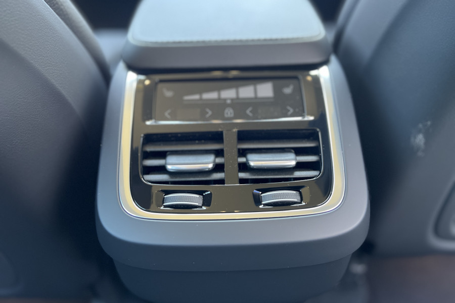 2024 Volvo XC90 L Series Ultimate B5 Bright SUV Image 13
