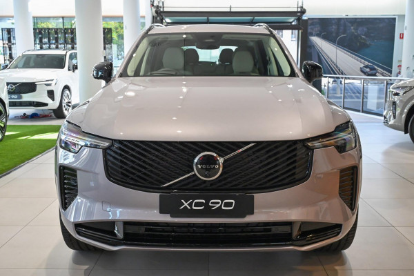 2026 Volvo XC90 L Series Ultra B5 Dark SUV Image 2