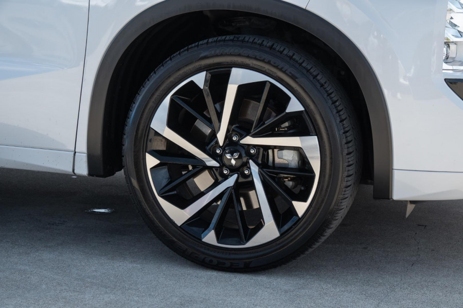 2022 MY22.5 Mitsubishi Outlander ZM Exceed Tourer SUV Image 25