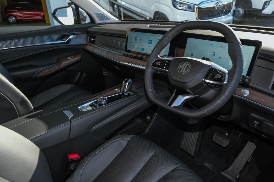 2025 MG QS IS31 Essence SUV Image 7