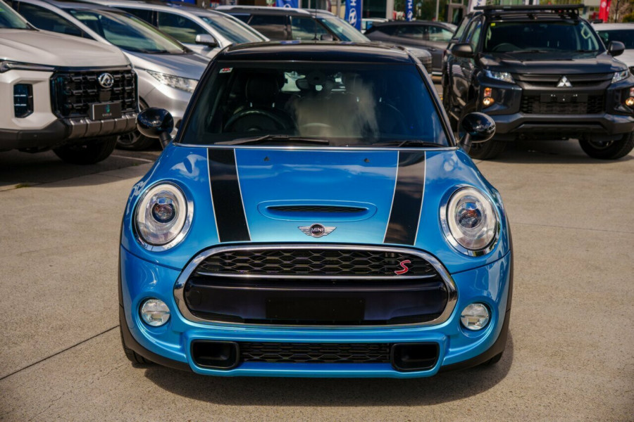 2016 MINI Cooper F55 Cooper S Hatch Image 5