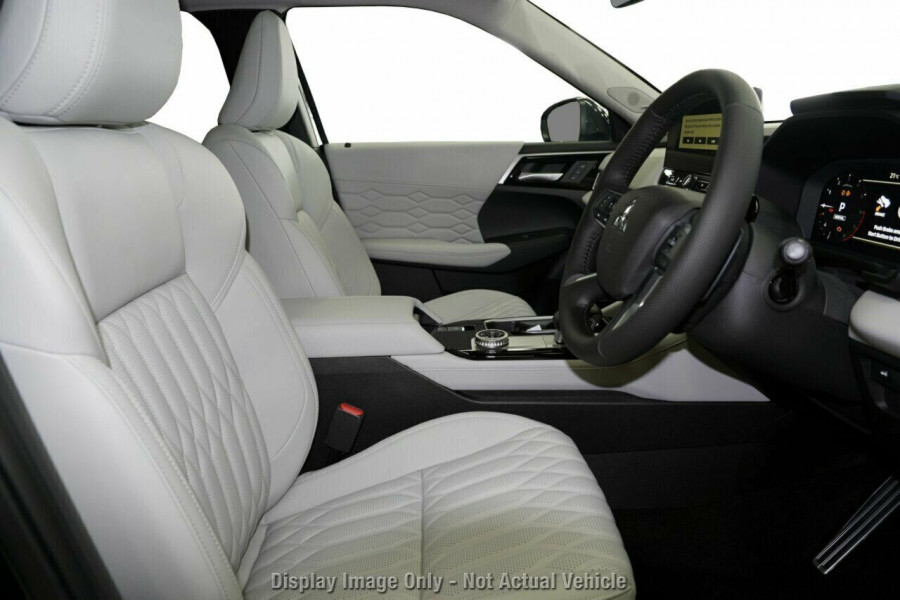2025 Mitsubishi Outlander ZM Exceed SUV Image 8