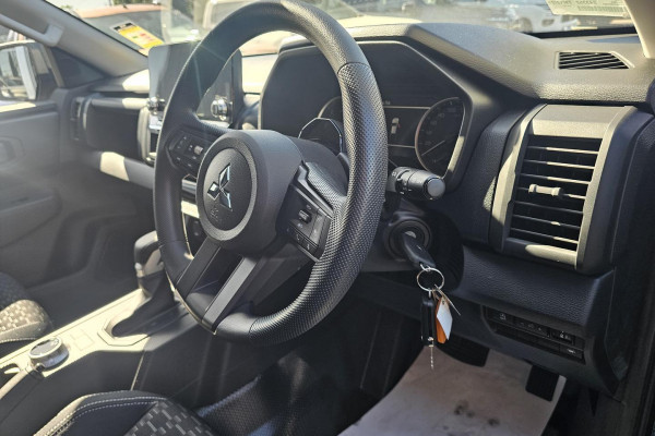 2025 Mitsubishi Triton MV GLX+ Ute Image 12