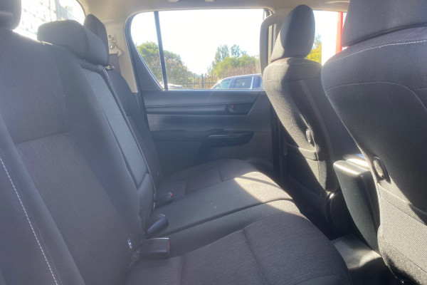 2018 Toyota HiLux  SR Double Cab Pick Up Image 15