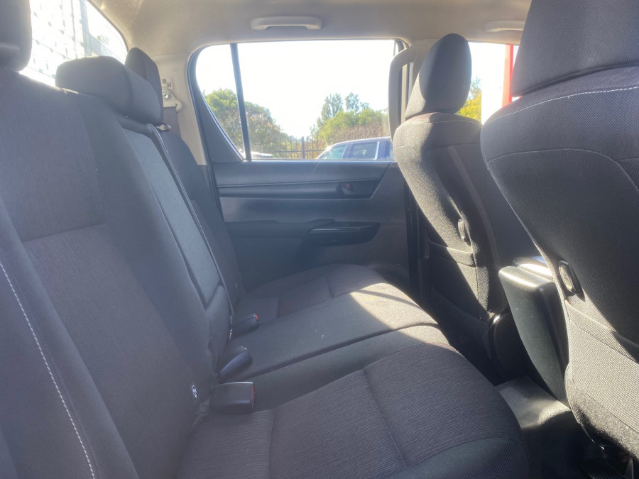 2018 Toyota HiLux  SR Double Cab Pick Up Image 15