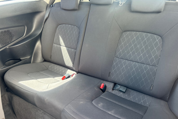 2015 Kia Rio UB S Hatch Image 9