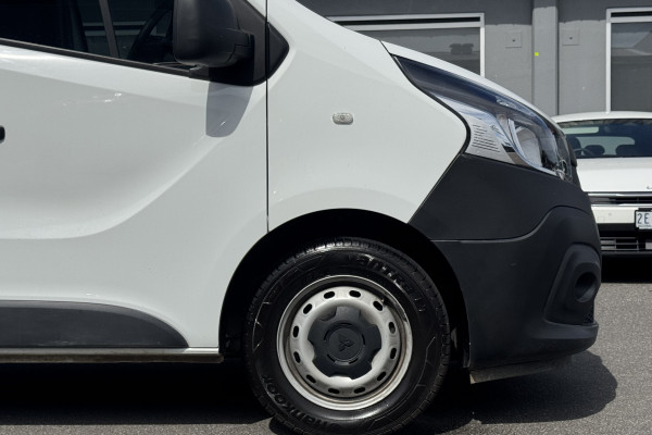 2022 Mitsubishi Express SN GLX+ Van Image 4