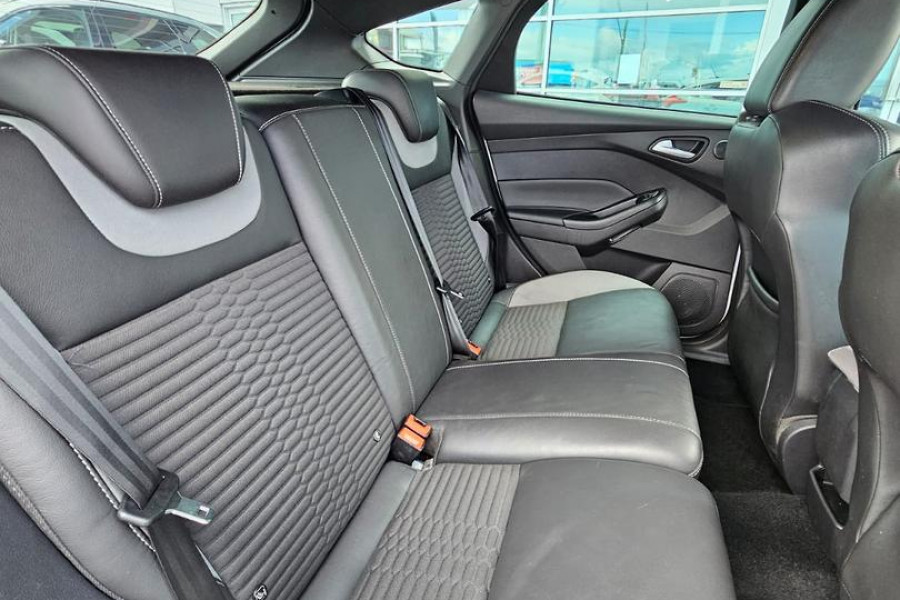 2017 Ford Focus LZ ST Hatch Image 11