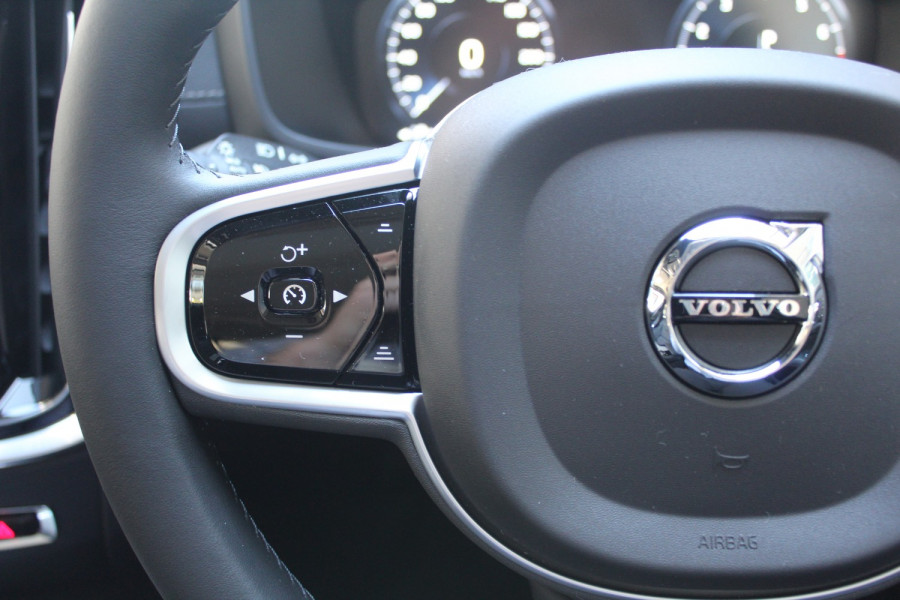 2020 Volvo V60 F-Series T5 Inscription Wagon Image 16