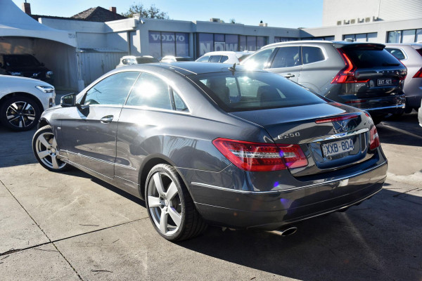 2010 Mercedes-Benz E-Class C207 E250 CGI Elegance Coupe Image 6