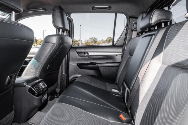 2025 Toyota HiLux GUN126R Rogue 48V Ute Image 9