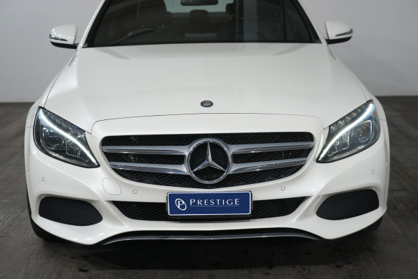2016 Mercedes-Benz C-Class C200 Sedan Image 3