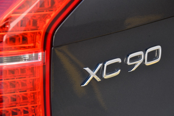 2021 Volvo XC90 L Series T6 R-Design SUV image 19
