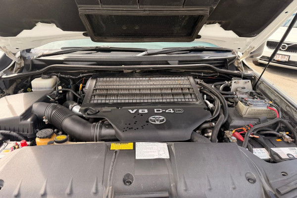 2009 Toyota LandCruiser VDJ200R GXL SUV Image 24