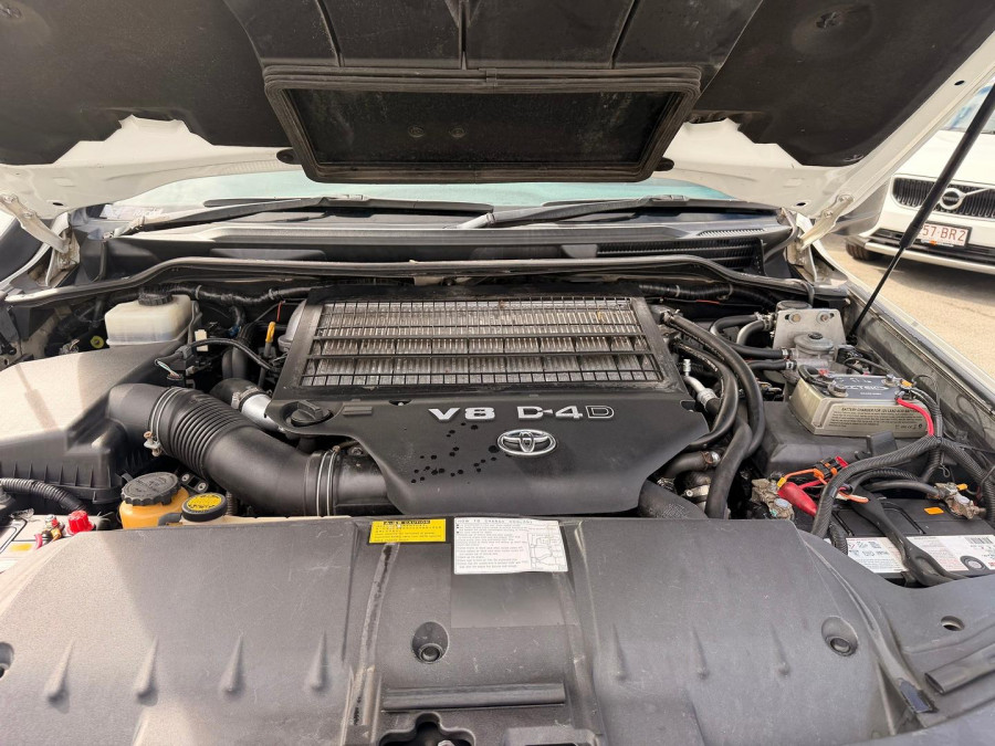 2009 Toyota LandCruiser VDJ200R GXL SUV Image 24