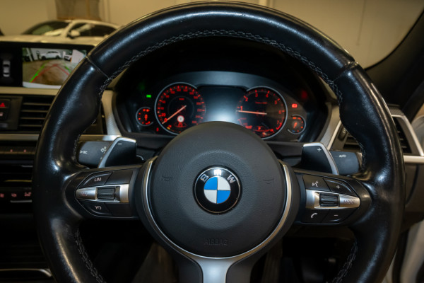 2018 BMW 3 Series F30 LCI 330i M Sport Sedan image 12