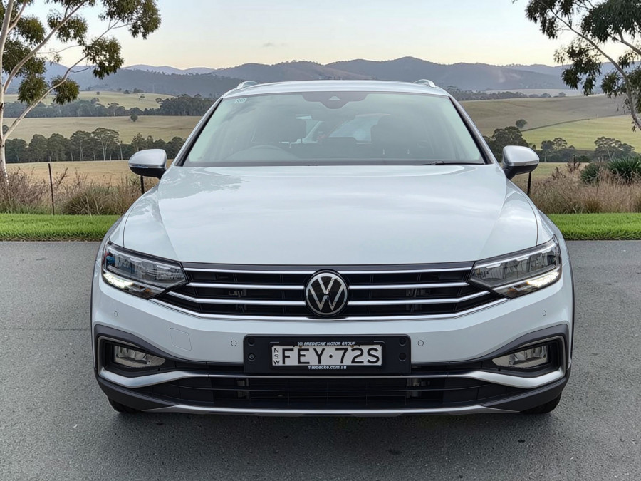 2023 Volkswagen Passat B8 Alltrack 162TSI Wagon Image 2
